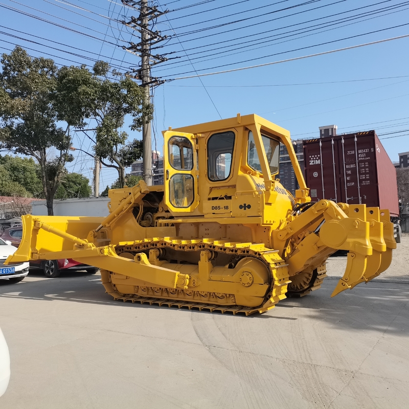 Подержанный бульдозер Komatsu D85 массой 20000 кг в хорошем состоянии