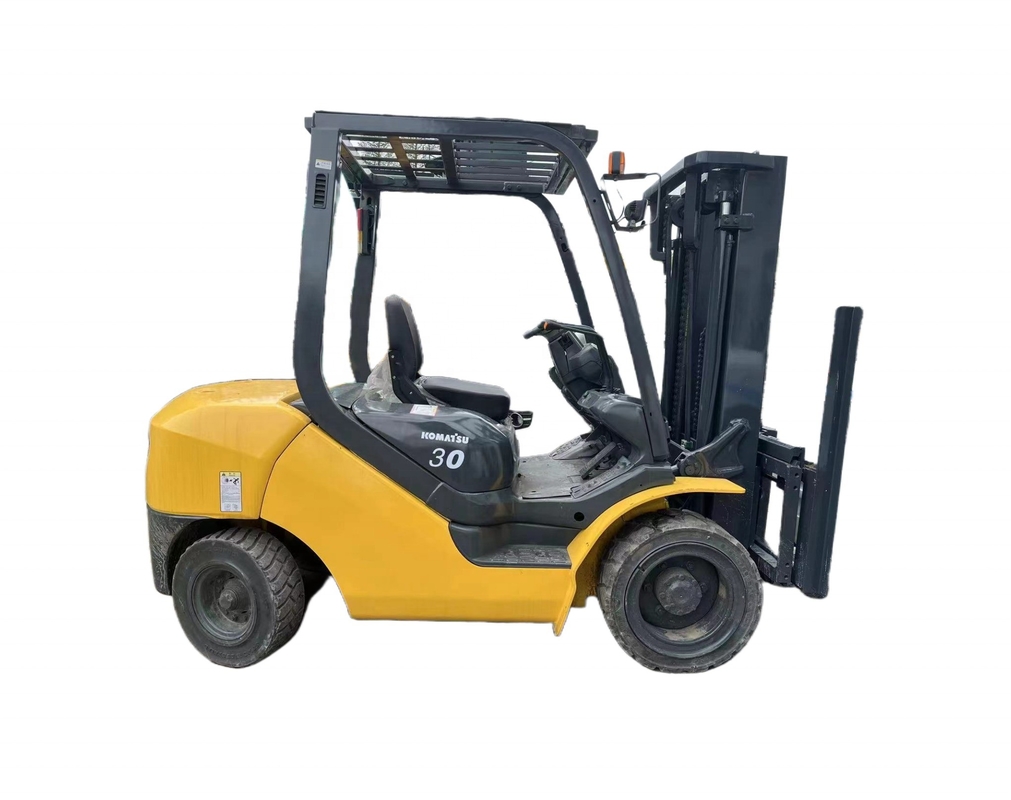 Подержанный грузовик для подъема поддонов KOMATSU FD30 в хорошем состоянии в 2023 году